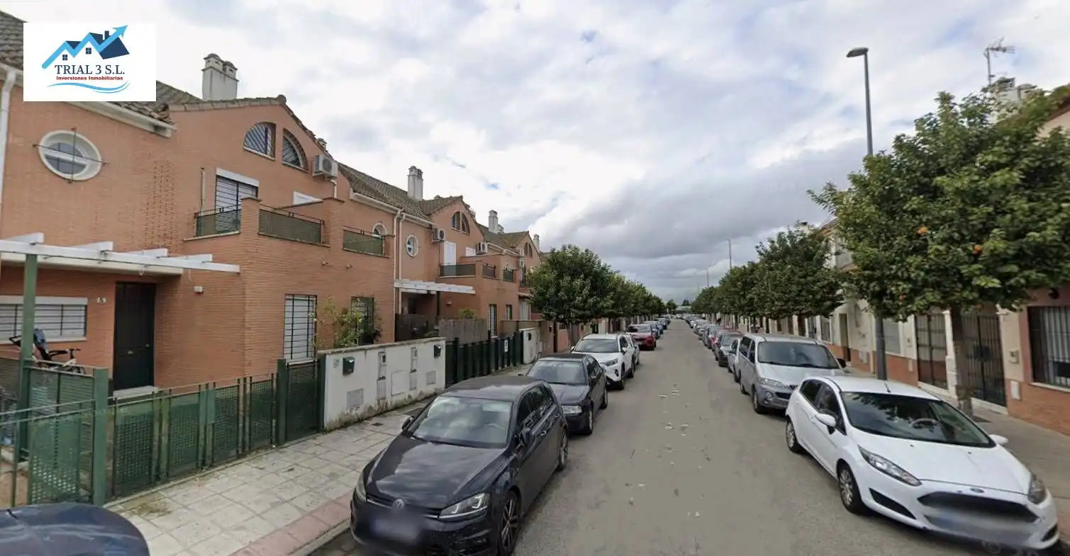Adosado con jardín en venta en Calle Escogedoras