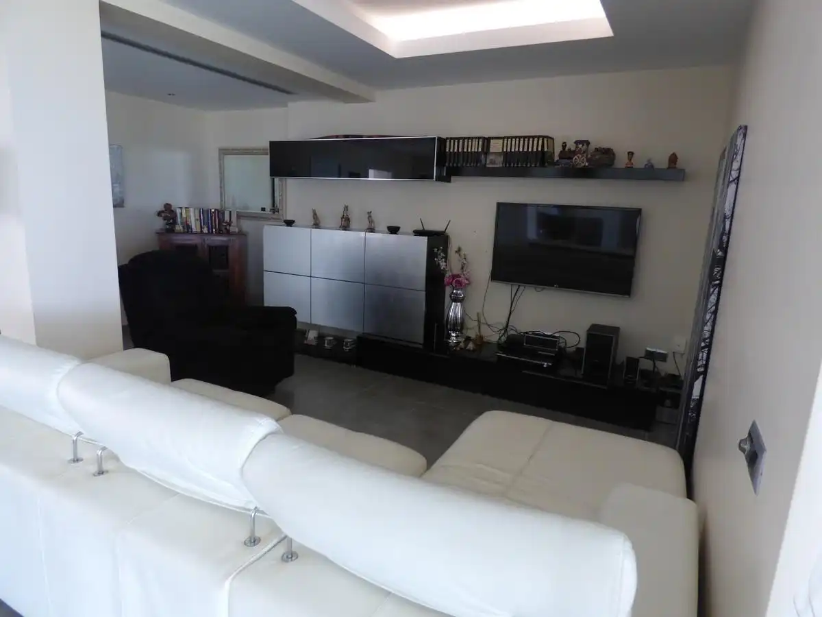 Sala d'estar de Casa adosada en venda en Alicante / Alacant amb Aire condicionat, Calefacció i Jardí privat