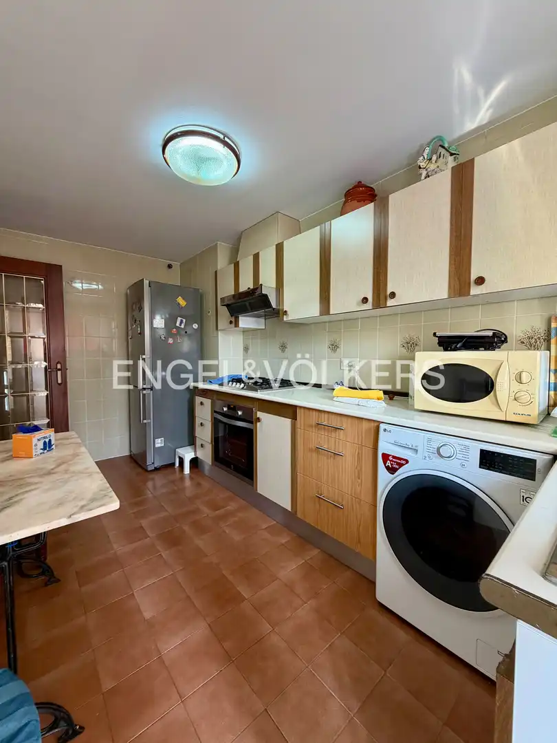 Kitchen of Flat for rent in Valencia  with Air Conditioner, Heating and Balcony