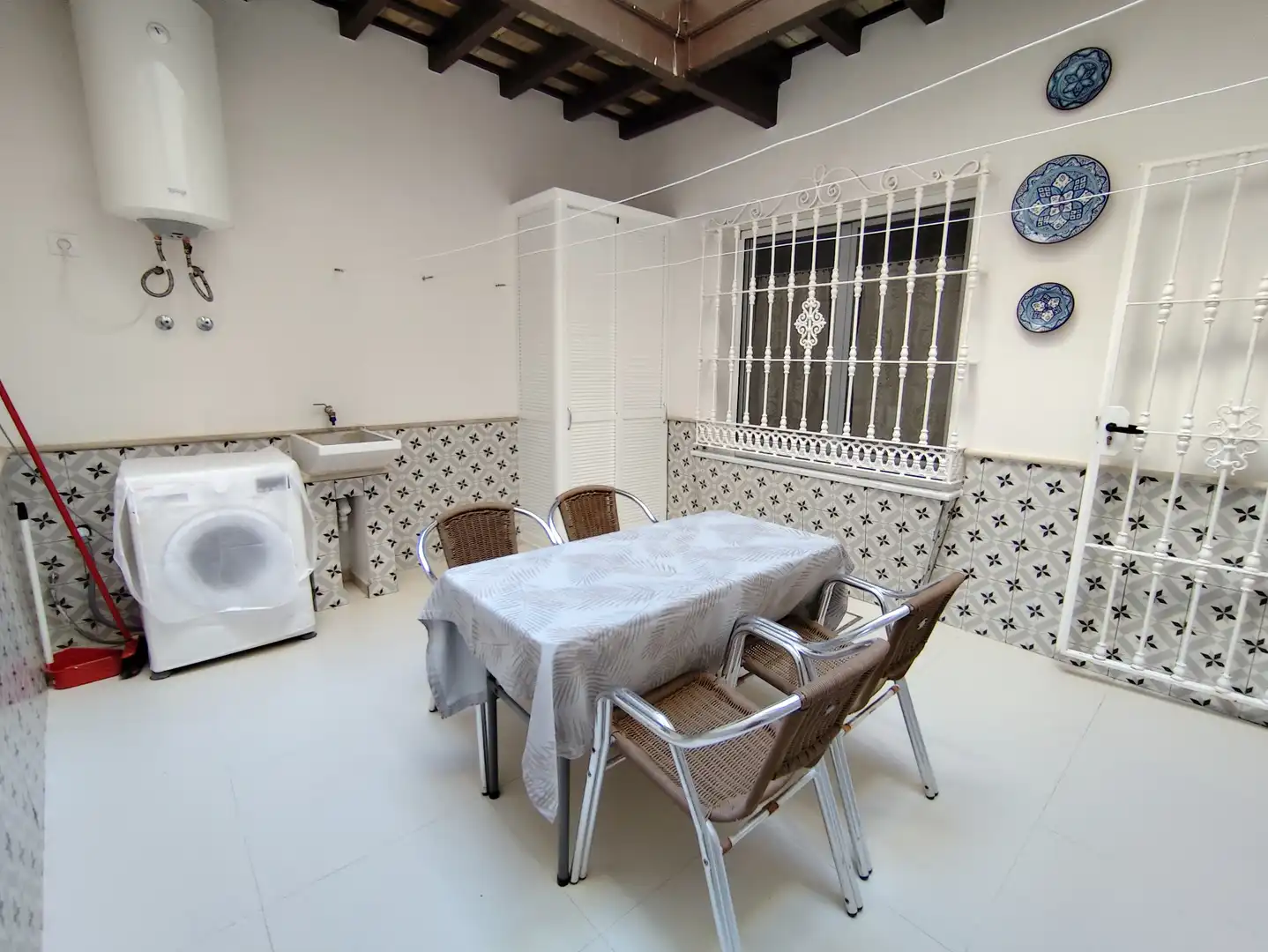 Ground floor for rent in Calle Santo Domingo, Centro - Calzada - Cabo Noval