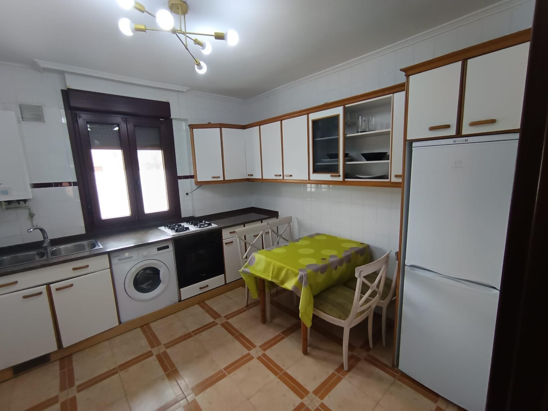 Cuina de Pis en venda en Zalla  amb Calefacció, Traster i Balcó