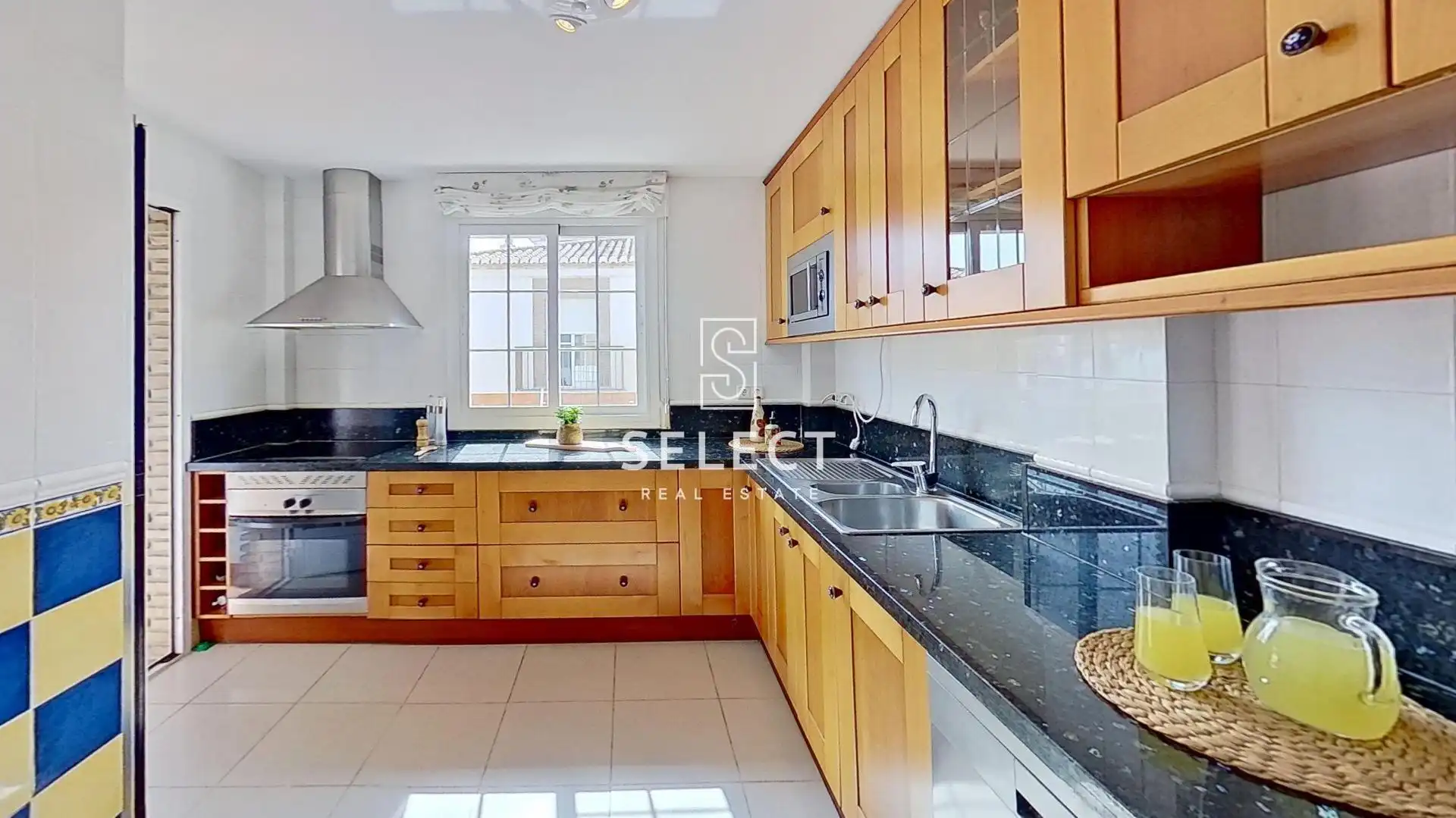 Cocina de Casa adosada en venta en Almuñécar con Aire acondicionado, Calefacción y Terraza