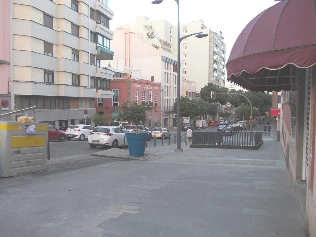 Exterior view of Flat for sale in Las Palmas de Gran Canaria  with Air Conditioner, Balcony and Alarm