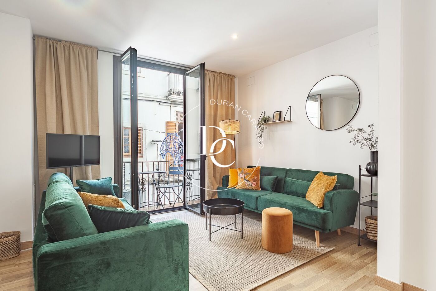 Living room of Flat for sale in Vilanova i la Geltrú  with Air Conditioner, Heating and Terrace