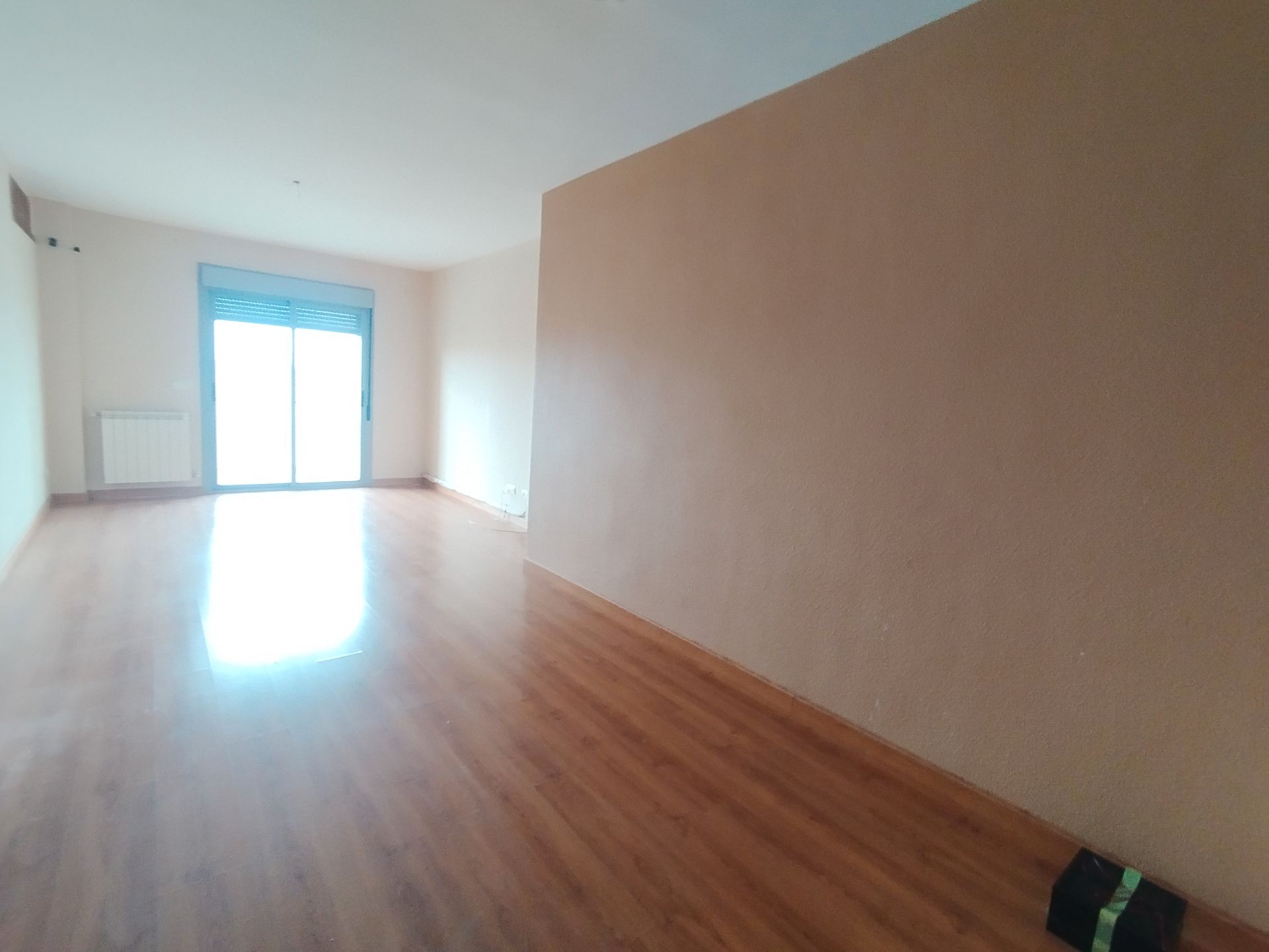 Sala d'estar de Pis en venda en Valdepeñas amb Calefacció, Parquet i Balcó