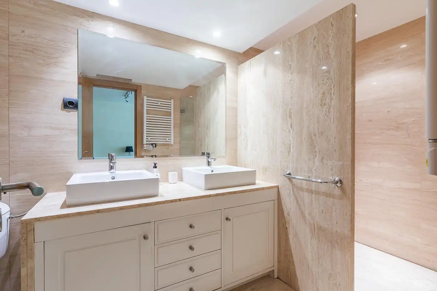 Baño de Dúplex de alquiler en Madrid con Aire acondicionado, Calefacción y Parquet