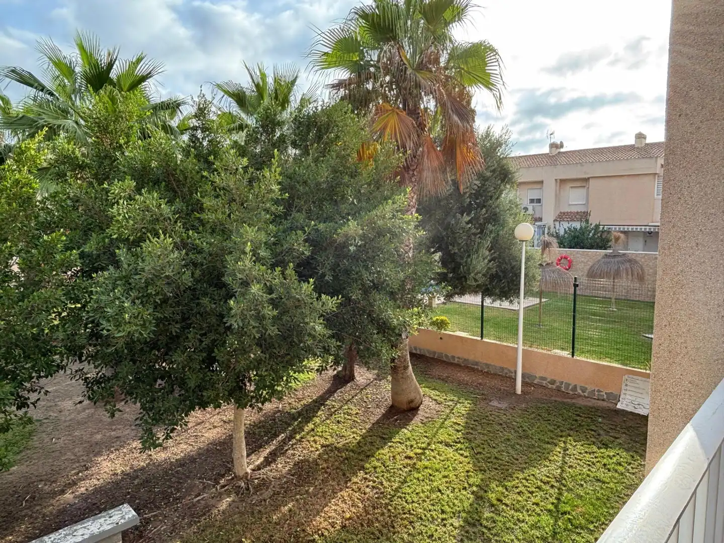 Jardí de Casa adosada en venda en Torrevieja amb Aire condicionat, Calefacció i Terrassa