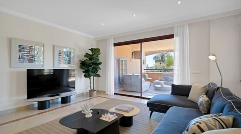 Foto 3 de Apartament en venda a Urbanización Gran Bahía de Marbella #fase 2, Por, Bahía de Marbella, Marbella