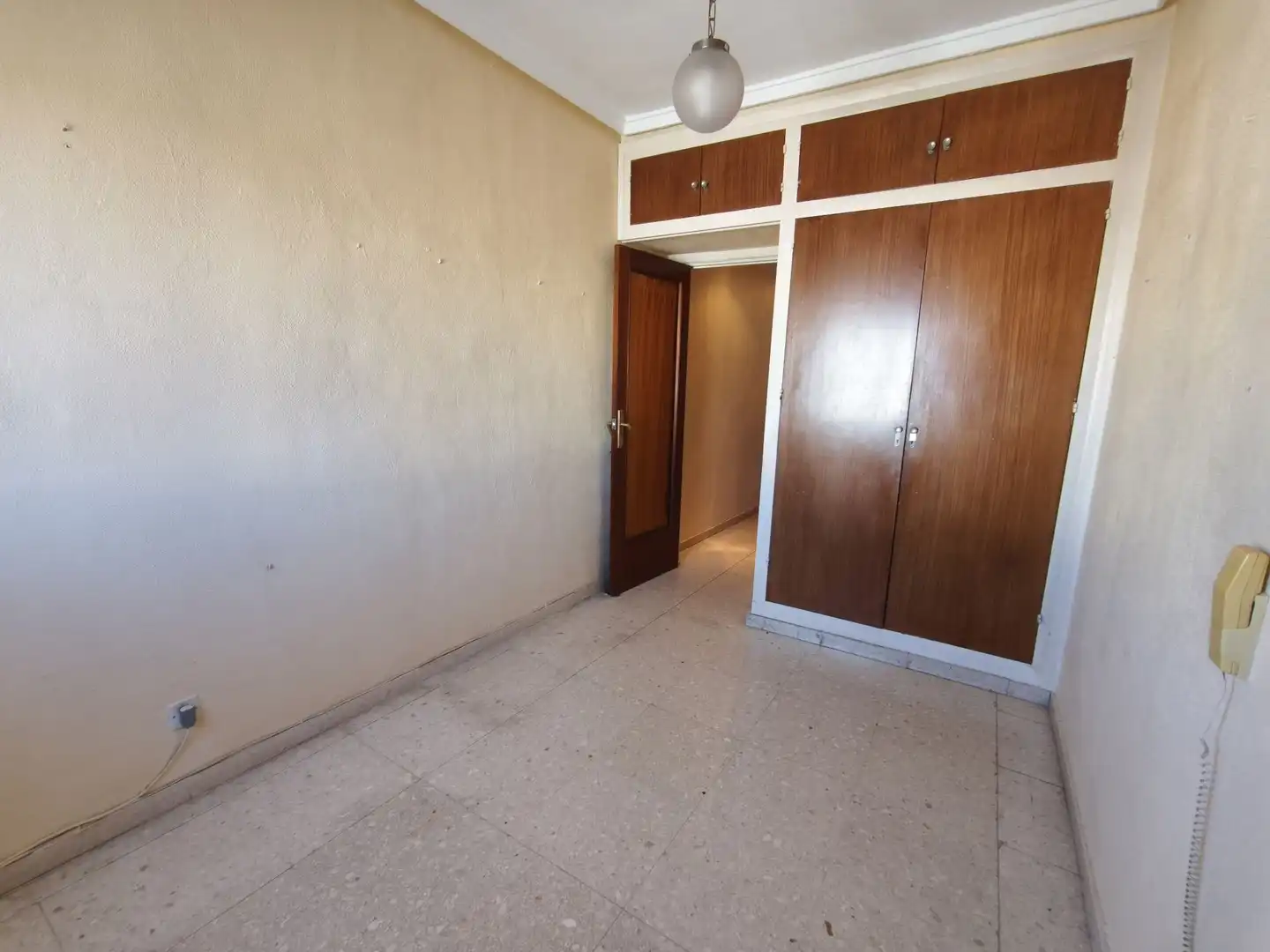 Habitación de Piso en venta en Huelva con Terraza y Trastero