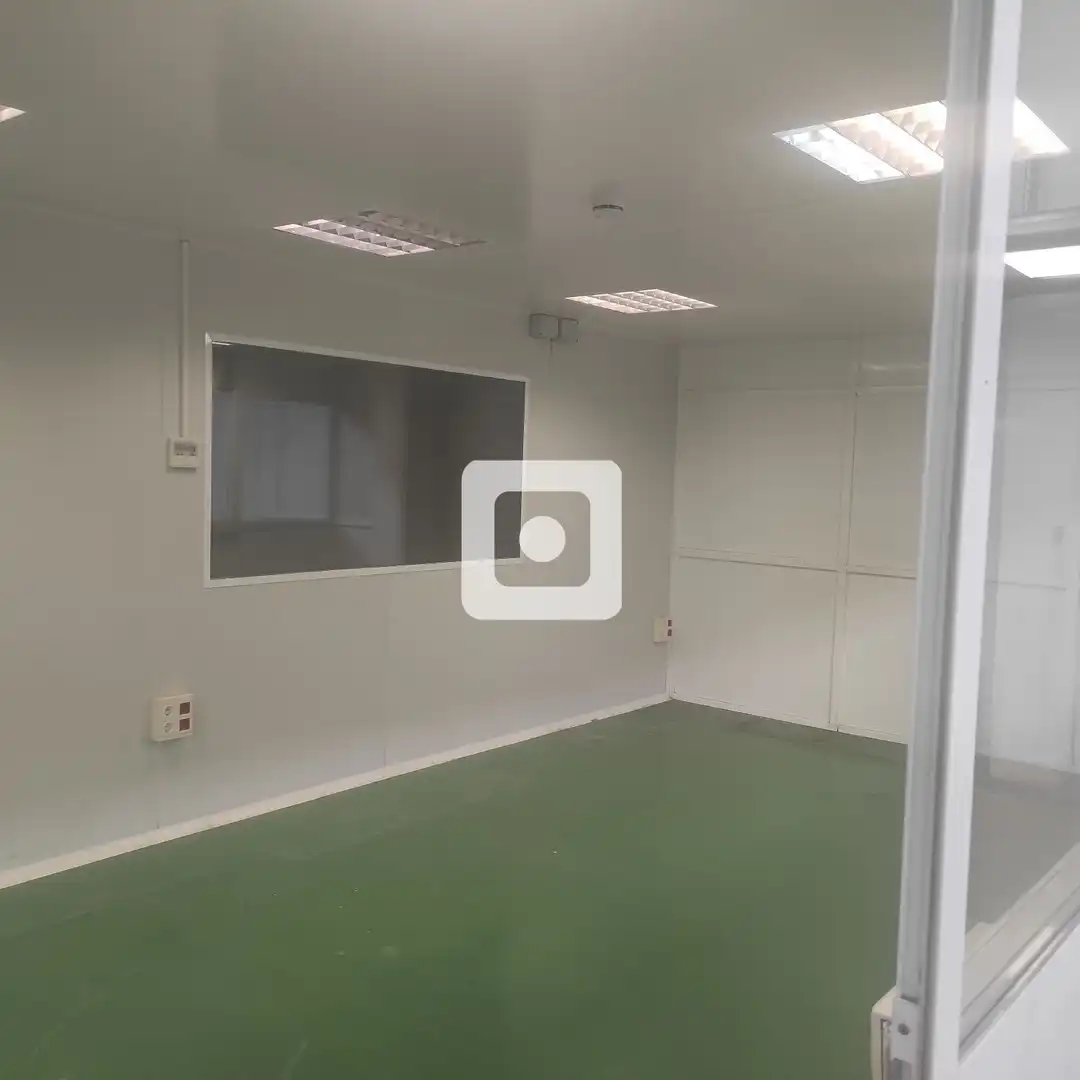 Industrial buildings for rent in de les Cosidores, Egara