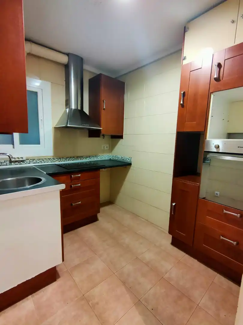 Cocina de Piso en venta en Barcelona con Parquet, Trastero y Horno