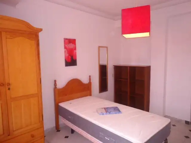 Bedroom of Flat for rent in Granada  with Air Conditioner, Furnished and Washing machine