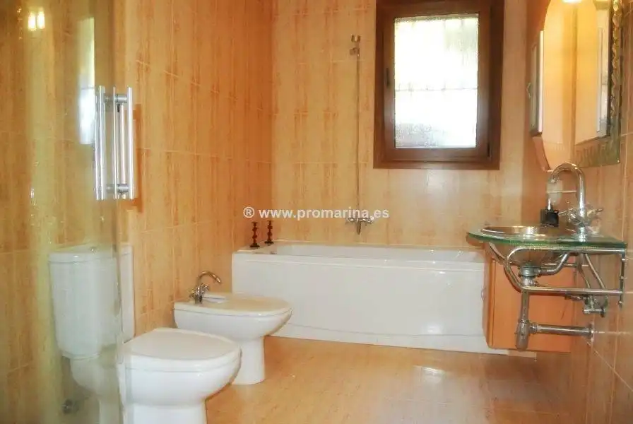 Bathroom of Houses for sale in Dénia  with Air Conditioner, Heating and Private garden