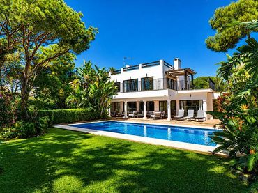Casa amb piscina en venda a Elviria - Cabopino
