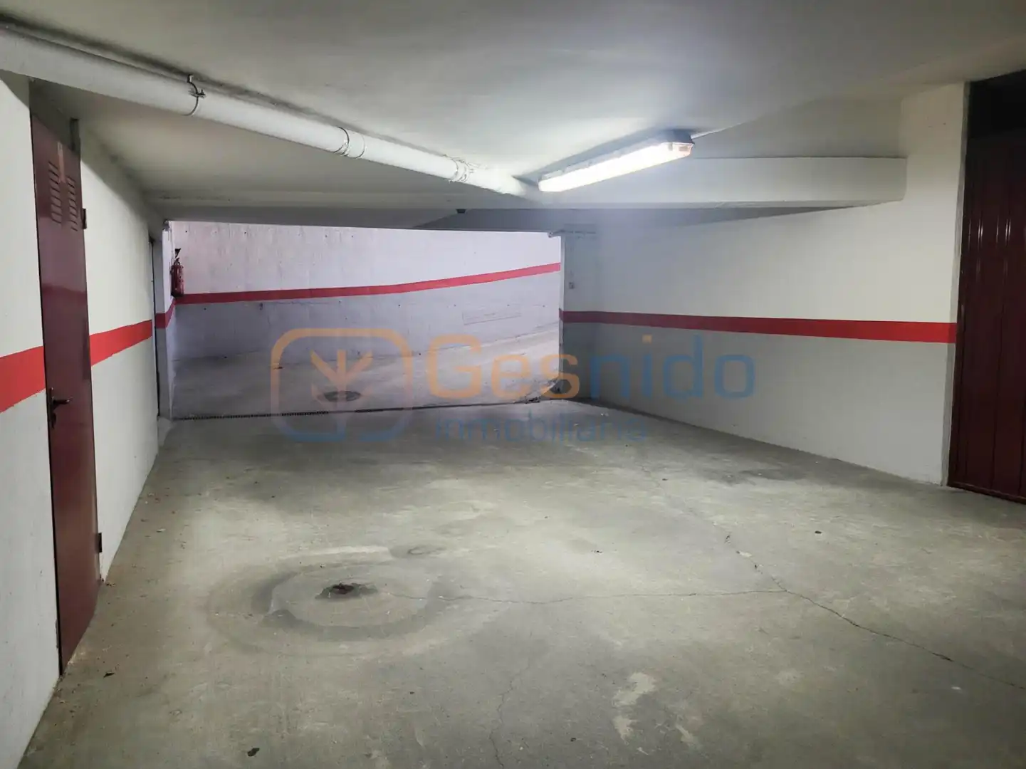 Parking de Casa adosada en venta en Segovia con Calefacción, Parquet y Trastero
