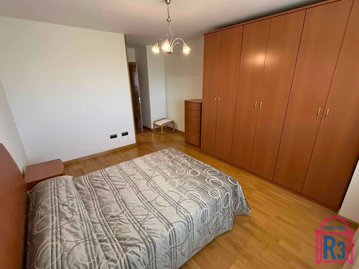 Habitación de Piso de alquiler en León Capital  con Calefacción, Terraza y Amueblado