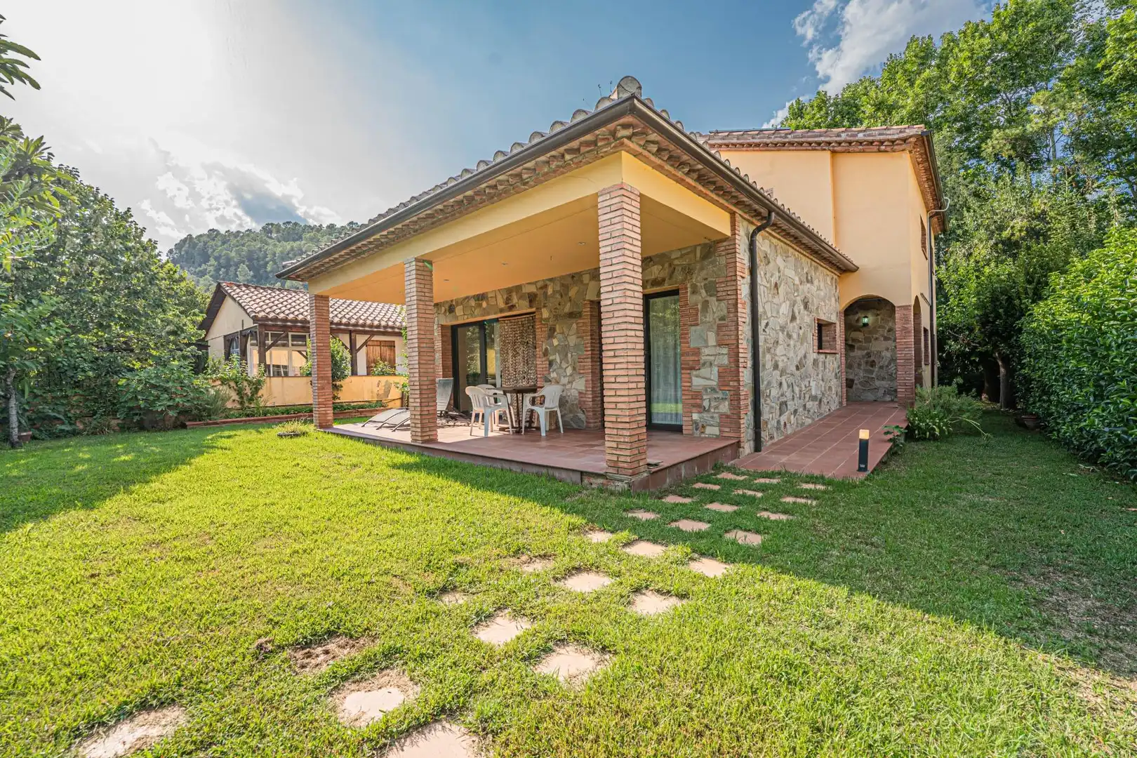 Casa con giardino in vendita a Carrer Carrer Resclosa