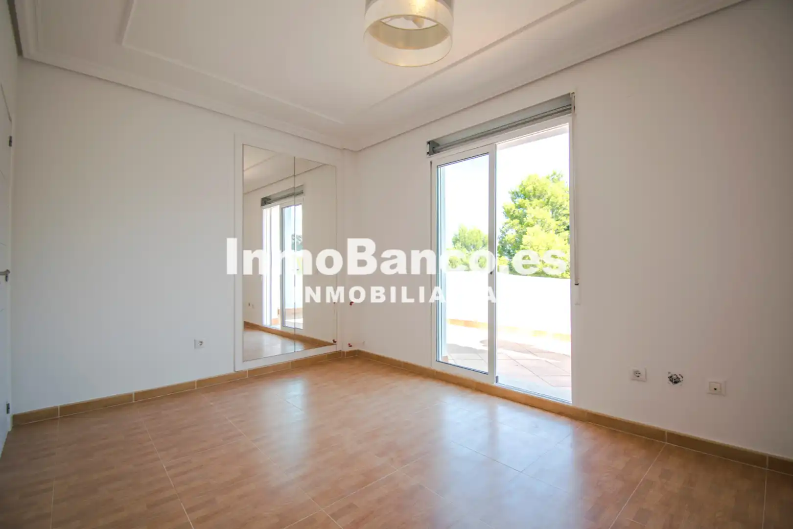 Vista exterior de Casa o chalet en venta en Chiva con Jardín privado, Terraza y Trastero