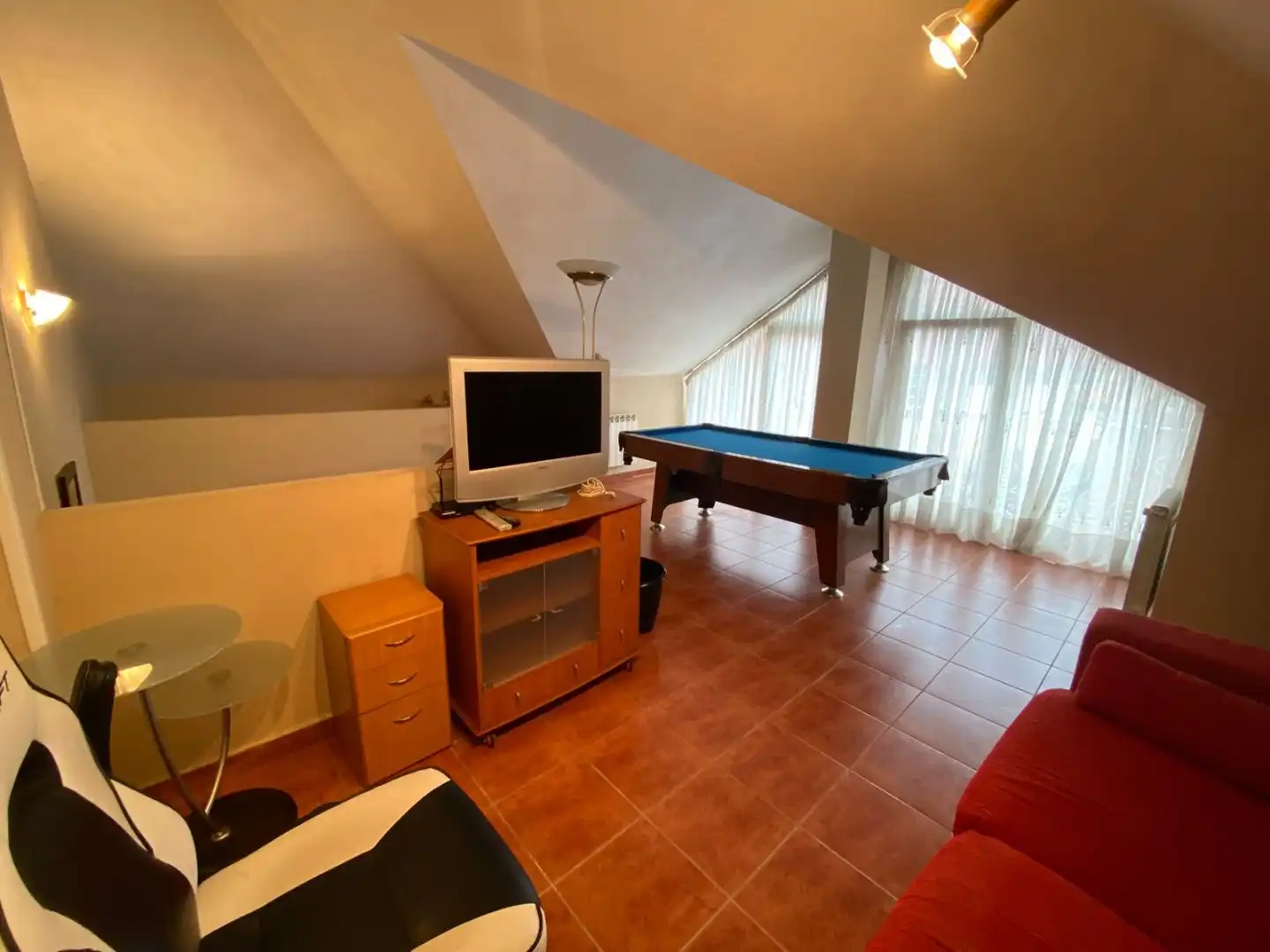 Sala d'estar de Casa o xalet en venda en Camargo amb Terrassa