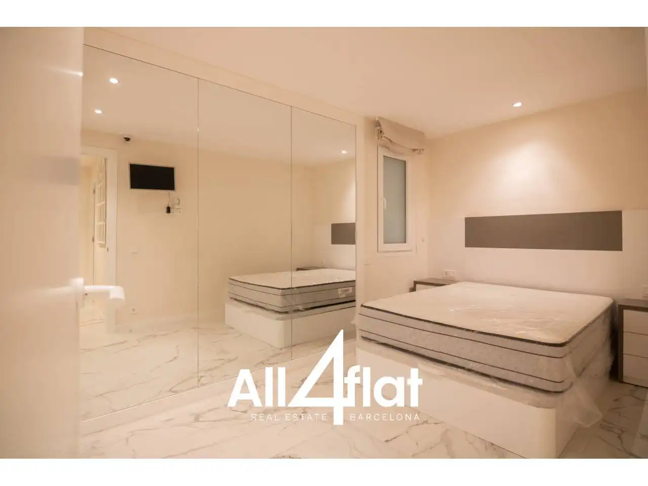 Flat with lift for sale in Calle Villarroel, imagen 26