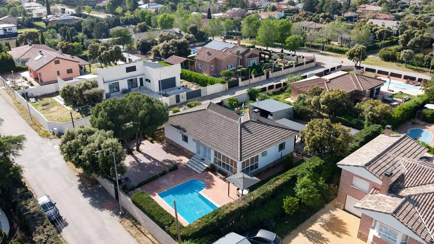 Vista exterior de Casa o chalet en venta en Nuevo Baztán con Aire acondicionado, Calefacción y Terraza