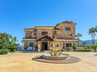 Casa con piscina en venta en Capellanía - Retamar