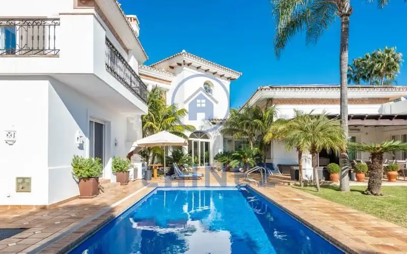 Maison avec piscine à vendre à Nueva Andalucía