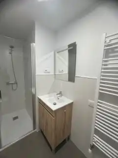 Bany de Apartament de lloguer en León Capital  amb Calefacció, Parquet i Terrassa