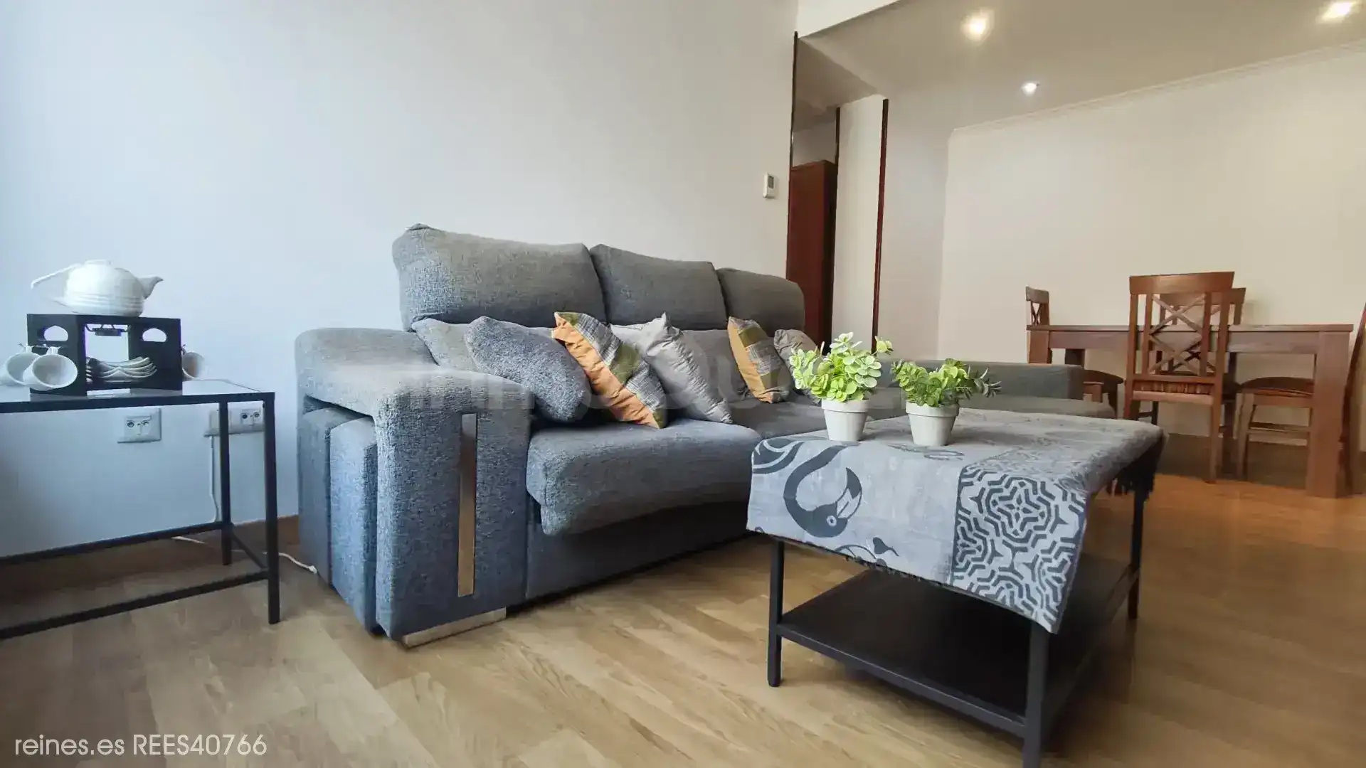 Sala d'estar de Pis en venda en Mieres (Asturias) amb Calefacció i Moblat