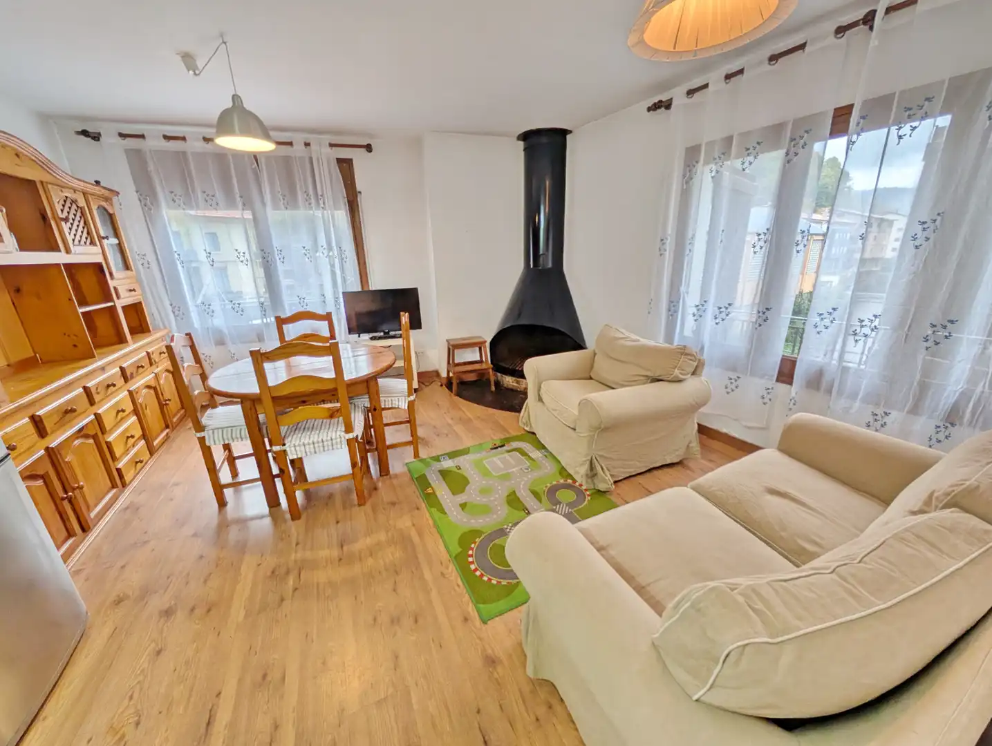 Sala de estar de Apartamento en venta en Camprodon con Trastero y Amueblado
