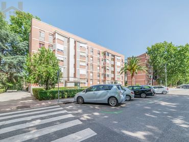 Pis amb ascensor en venda a Calle de Santa Genoveva 12