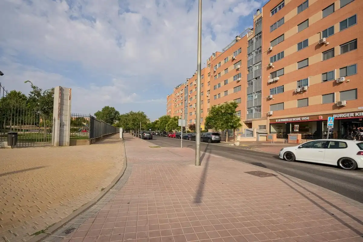 Vista exterior de Pis en venda en Parla amb Aire condicionat, Calefacció i Terrassa