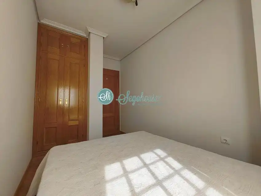 Habitación de Piso de alquiler en Segovia con Calefacción, Parquet y Terraza
