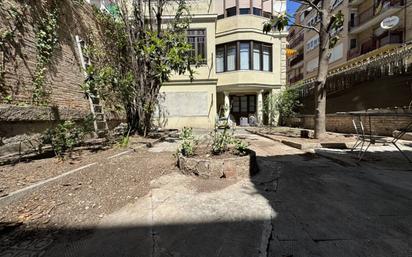 Vista exterior de Pis en venda en Manresa amb Jardí privat, Traster i Alarma