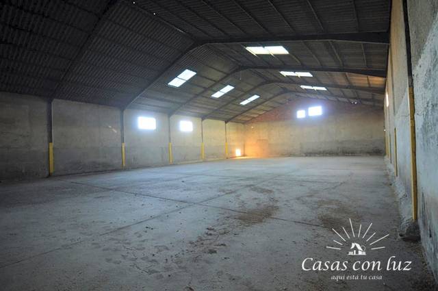 Nave industrial en Venta en Cuevas en Bárboles