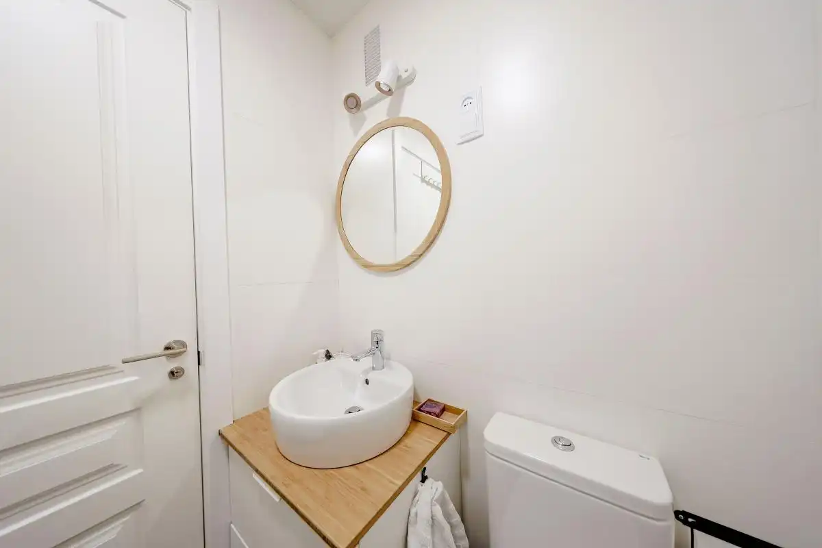 Badezimmer von Wohnung zum Verkauf in Madrid mit Klimaanlage, Heizung und Privatgarten