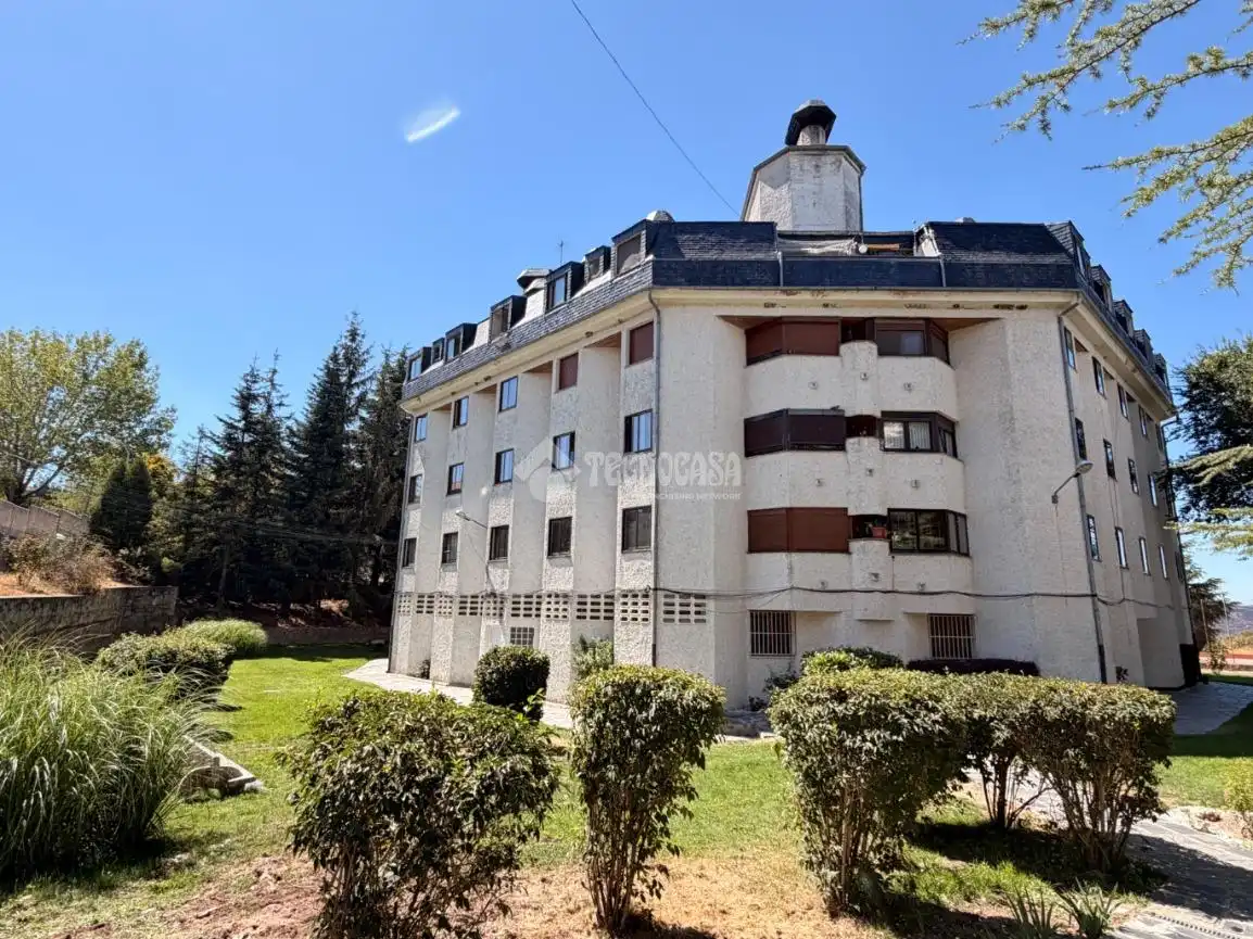 Vista exterior de Piso en venta en El Espinar