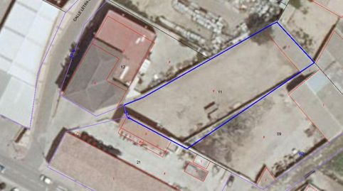 Venta solar urbano de uso industrial con almacén., immagine 2
