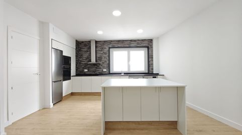 Foto 3 de Piso en venta en Avenida de Oza, 90, Cuatro Caminos - Plaza de la Cubela, A Coruña Capital