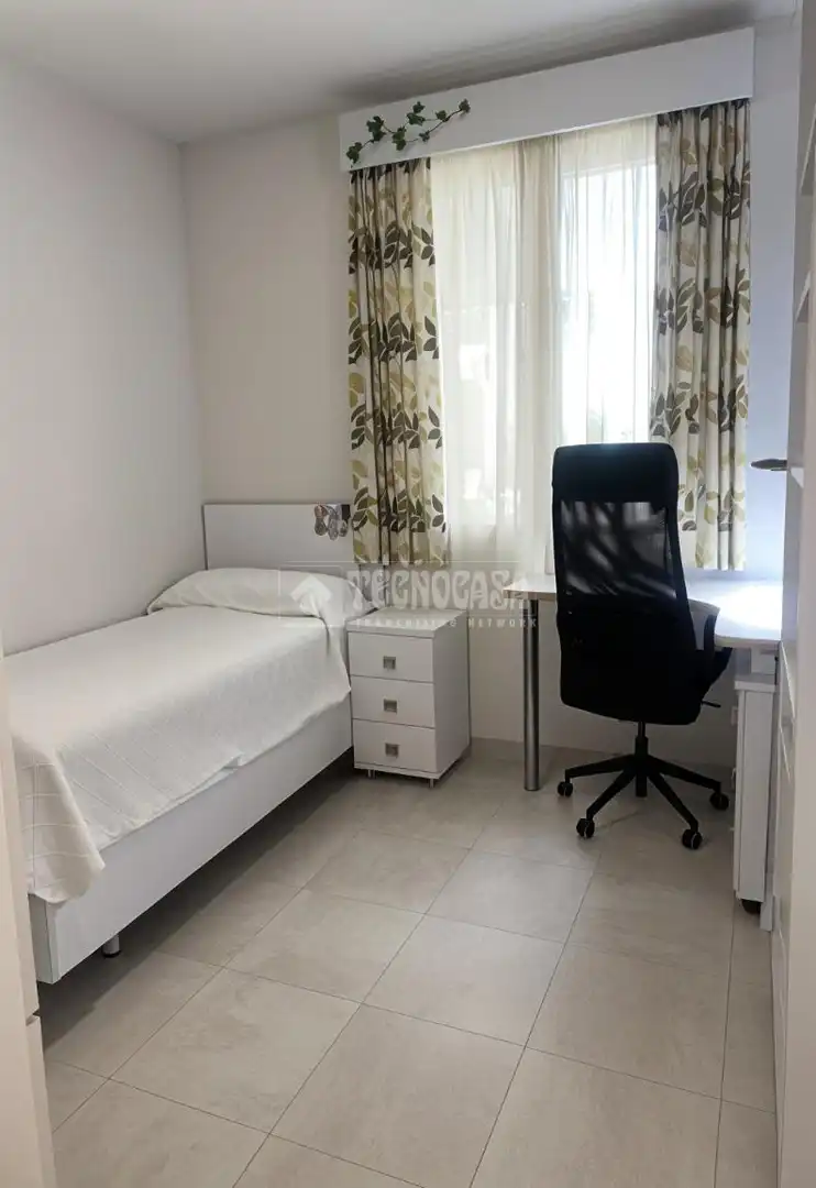 Habitación de Casa o chalet en venta en Madrid con Jardín privado y Alarma