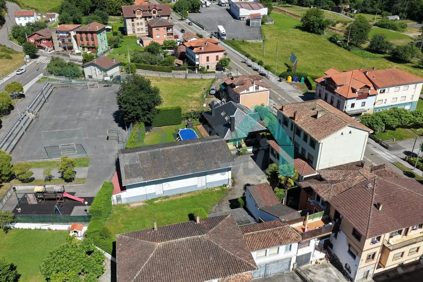 Vista exterior de Edifici en venda en Piloña