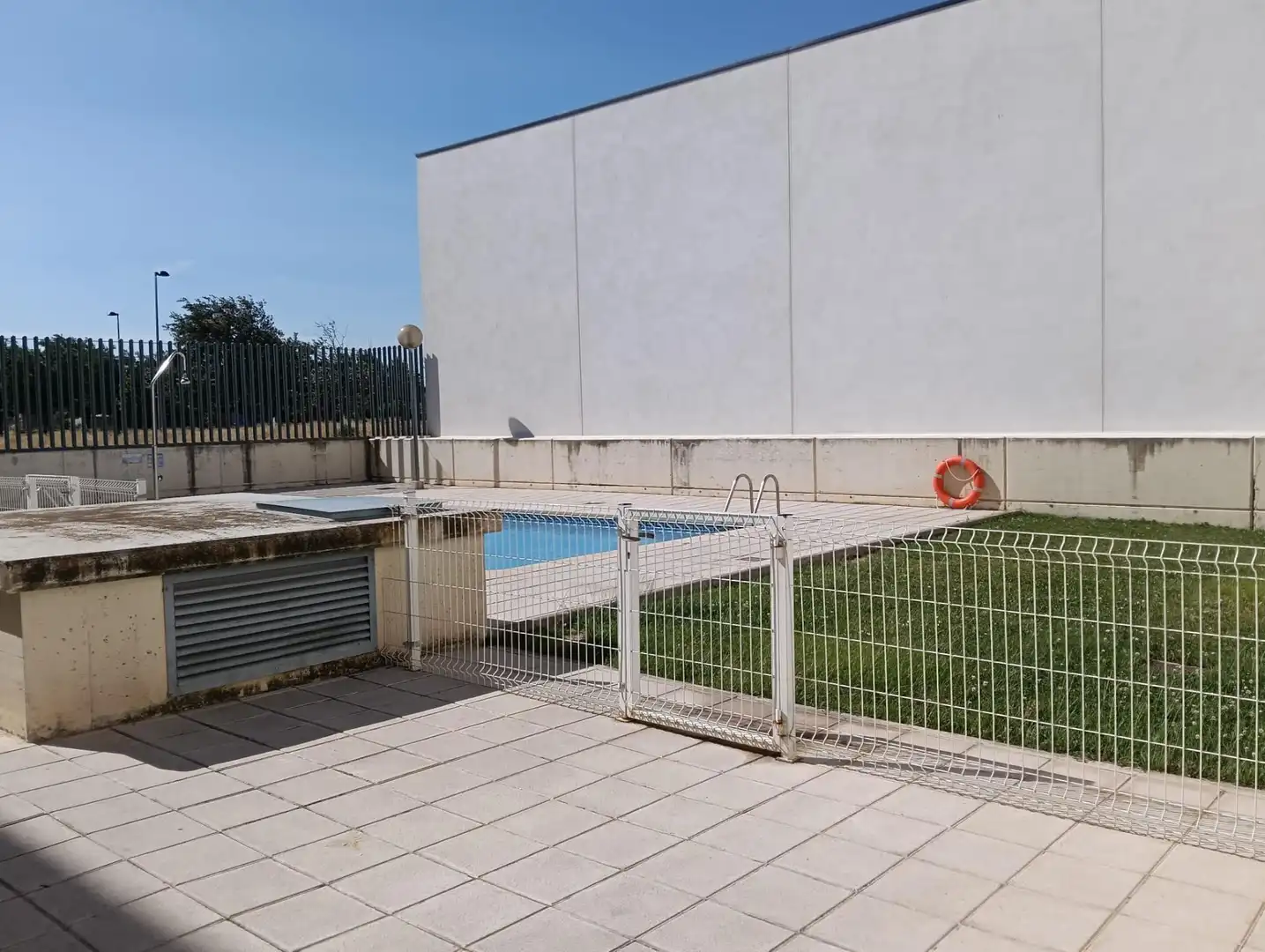 Piscina de Pis en venda en El Burgo de Ebro amb Calefacció, Terrassa i Traster