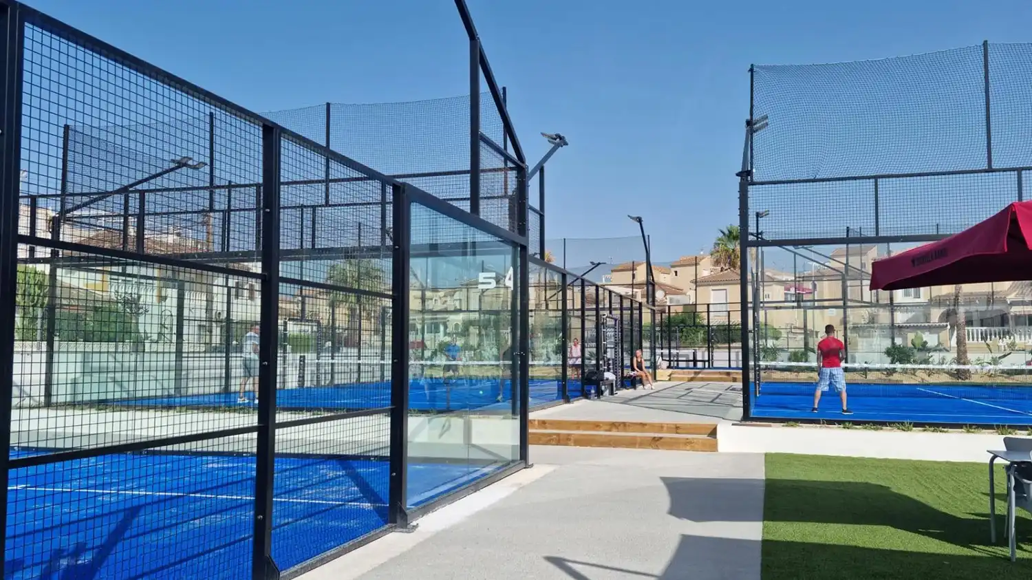 Vista exterior de Casa o xalet en venda en Orihuela amb Aire condicionat, Traster i Piscina