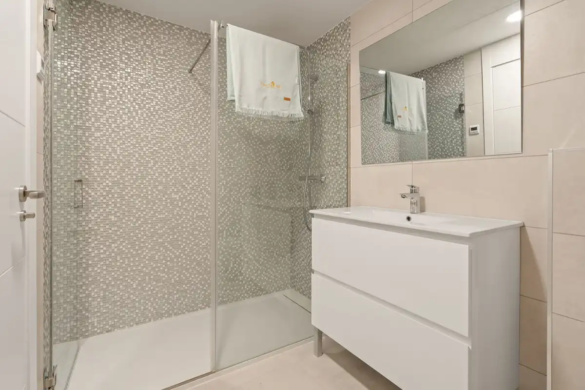 Badezimmer von Erdgeschoss zum Verkauf in Mijas mit Klimaanlage, Heizung und Terrasse