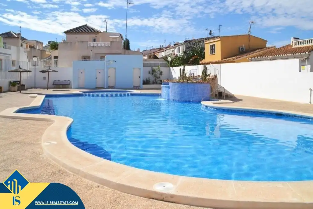 House with pool for sale in Los Balcones - Los Altos