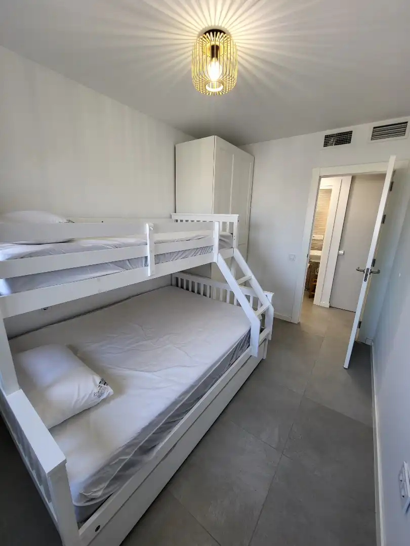 Habitación de Piso de alquiler en Almería con Aire acondicionado, Calefacción y Terraza