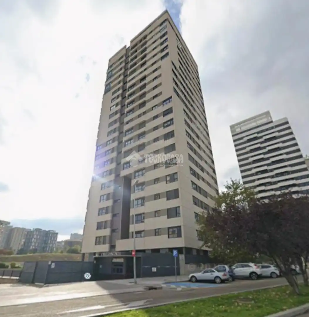 Vista exterior de Estudi en venda en Madrid amb Calefacció i Traster