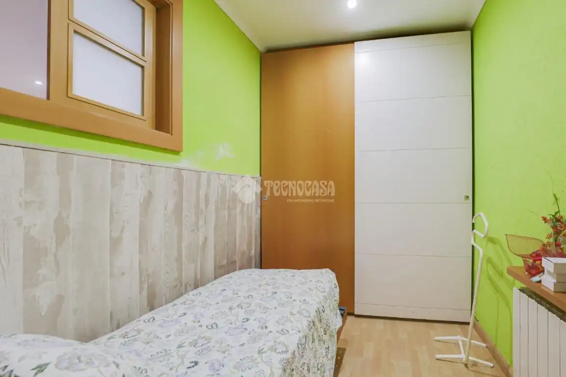 Bedroom of Flat for sale in Terrassa  with Air Conditioner, Heating and Terrace