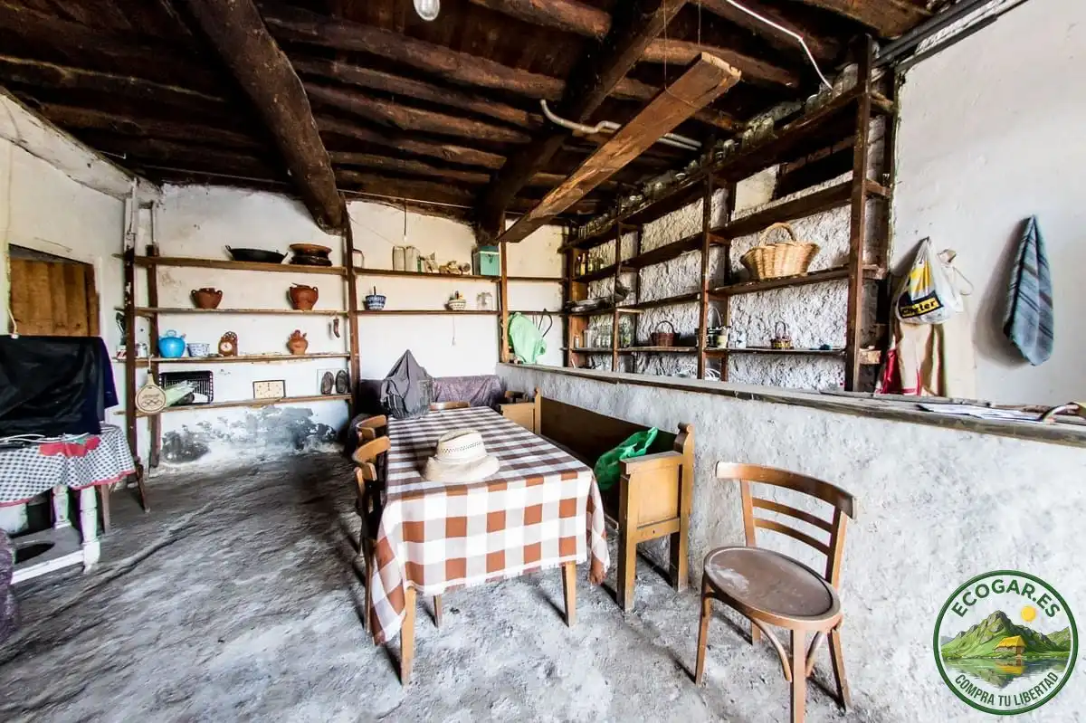 Küche von Haus oder Chalet zum Verkauf in Corullón mit Heizung, Privatgarten und Parkett