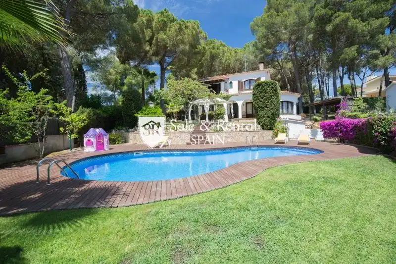Casa amb piscina en venda a Montgoda, imagen 5